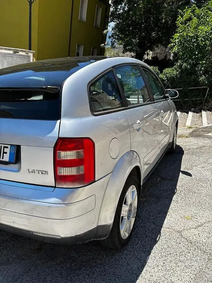 Usata Audi A2 75 CV (55 kW) 2004 Grigio Utilitaria