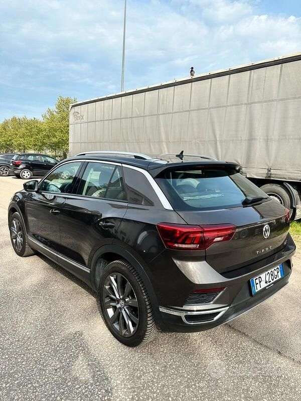 Usata VW T-Roc 150 CV (110 kW) 2018 Grigio SUV
