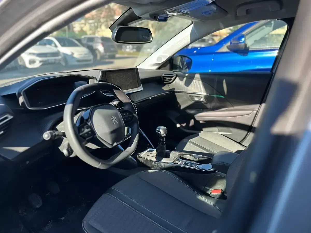 Usata Peugeot 208 Allure 102 CV (75 kW) 2022 Nero Utilitaria