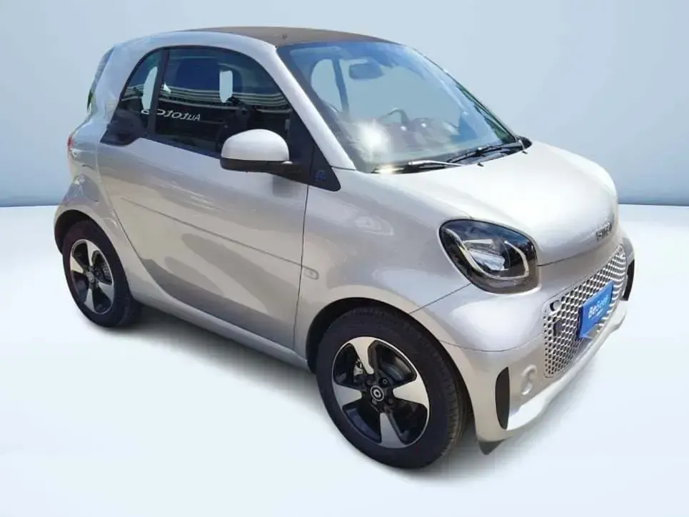 Usata Smart ForTwo Electric Drive Passion 41 kW (56 CV) 2023 Argento Coupé