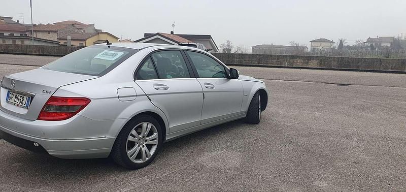Begagnad Mercedes C220 Avantgarde 170 HK (125 kW) 2008 Sedan