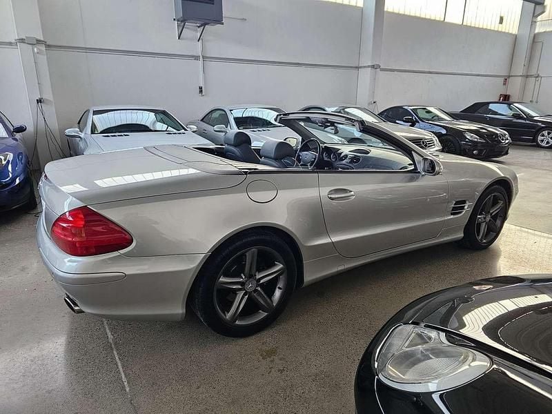 Usata Mercedes SL500 306 CV (225 kW) 2001 Argento Cabrio