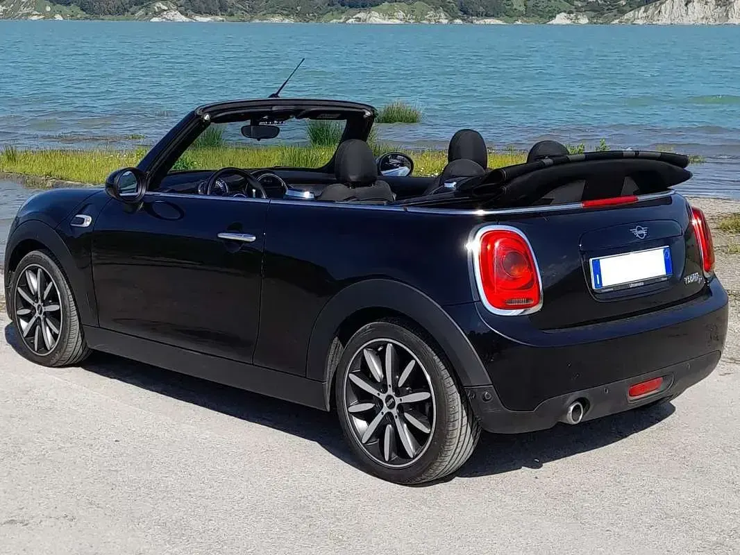 Usata Mini Cooper D Cabriolet 116 CV (85 kW) 2018 Nero Cabrio