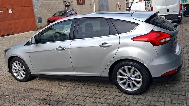Usata Ford Focus Titanium 120 CV (88 kW) 2018 Argento Berlina