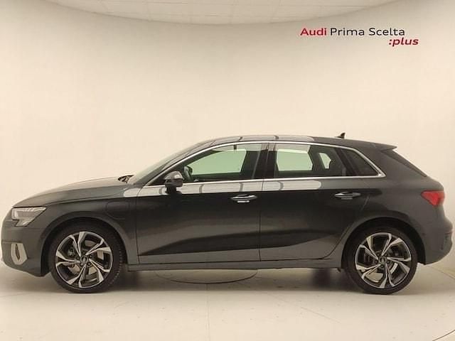 Usata Audi A3 Advanced Plus 204 CV (150 kW) 2024 Grigio manhattan metallizzato Berlina