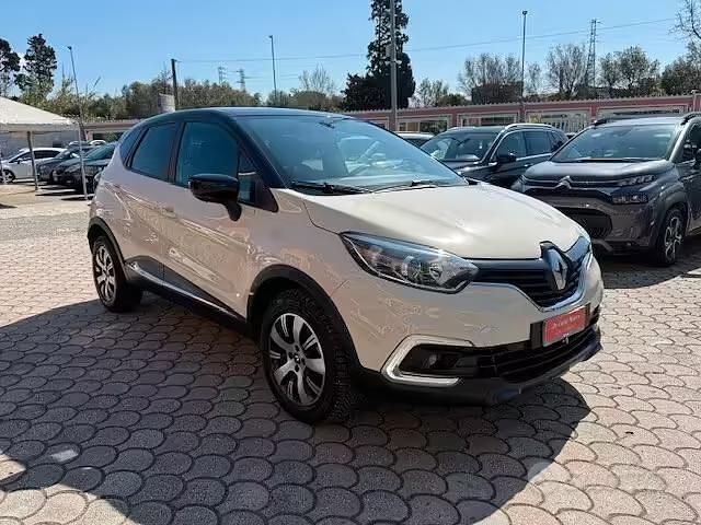 Usata Renault Captur 110 CV (80 kW) 2018 Beige SUV
