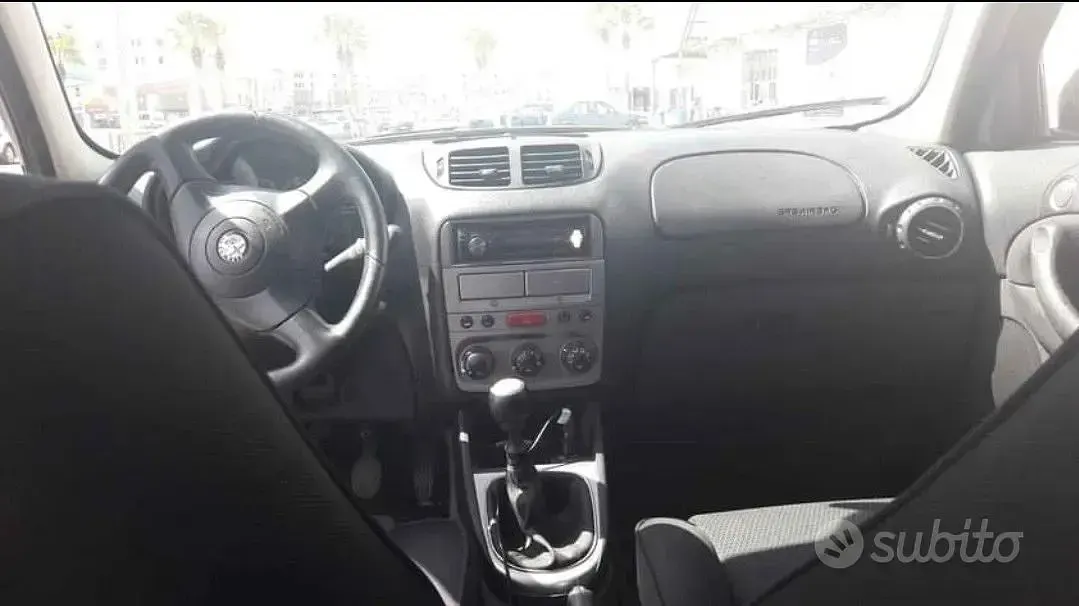 Usata Alfa Romeo 147 120 CV (88 kW) 2007 Grigio Utilitaria