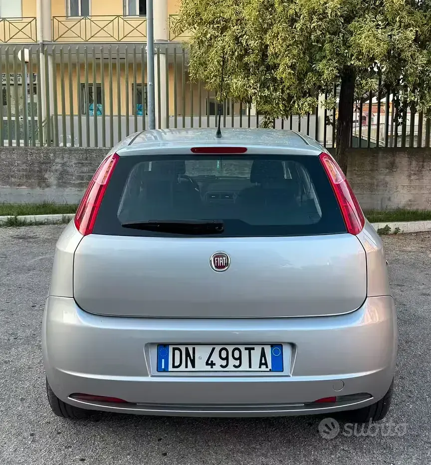 Usata Fiat Grande Punto 65 CV (47 kW) 2008 Grigio Utilitaria