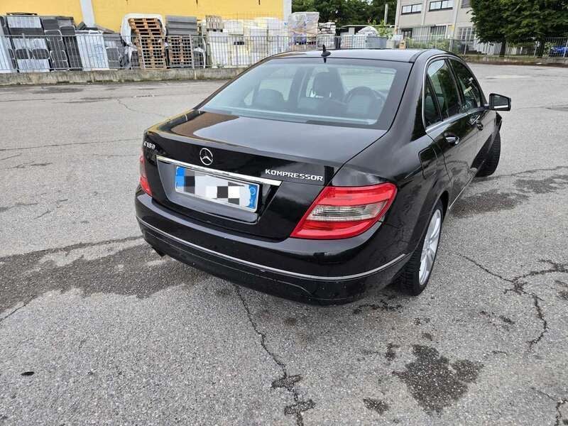 Usata Mercedes C180 Avantgarde 156 CV (114 kW) 2009 Nero Berlina