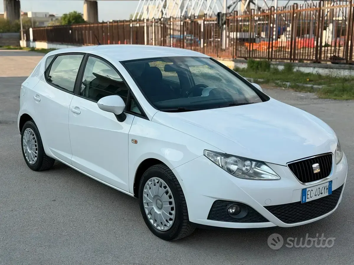 Usata Seat Ibiza 90 CV (66 kW) 2010 Bianco Berlina