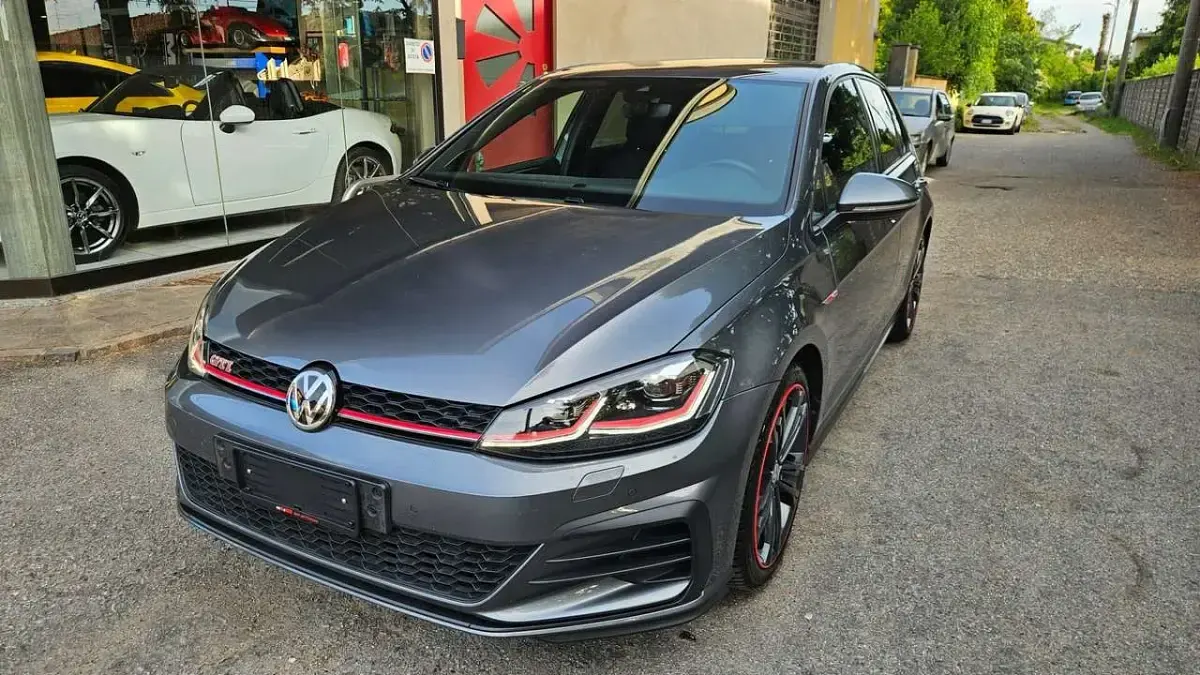 Usata VW Golf VII GTI 245 CV (180 kW) 2019 Grigio Berlina