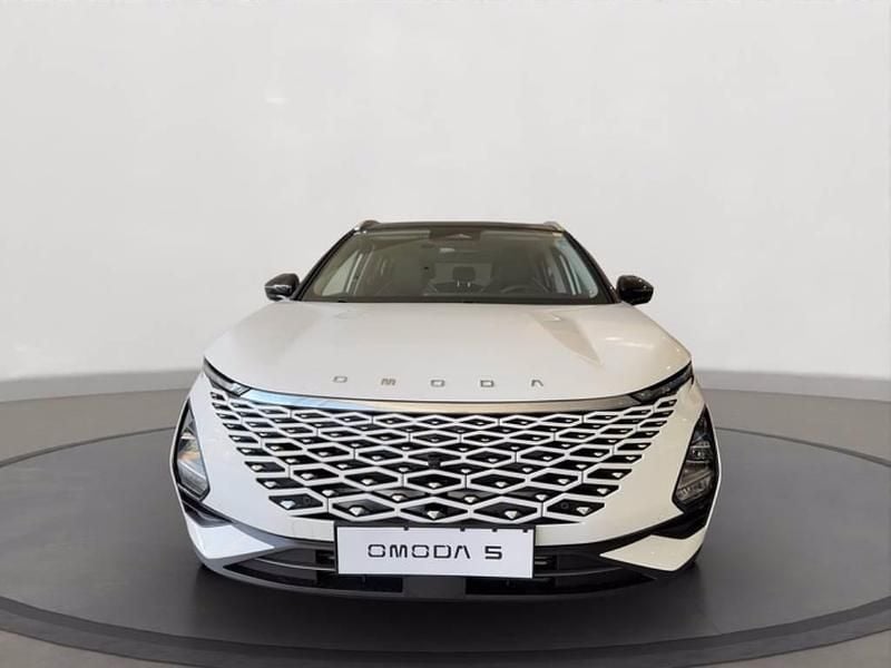 Nuova Omoda 5 224 CV (164 kW) 2026 Khaki white & carbon crystal black roof SUV