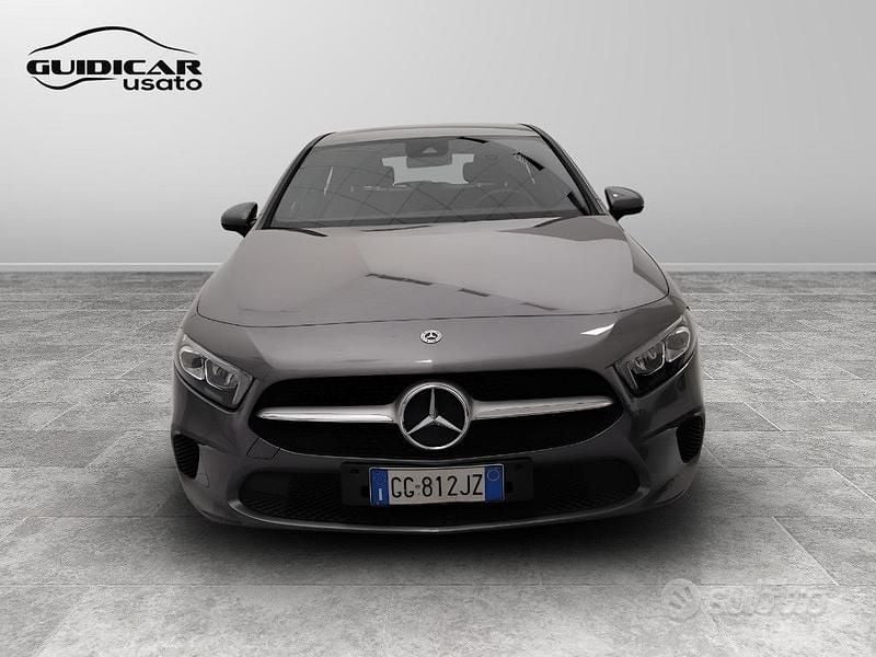 Usata Mercedes A180 116 CV (85 kW) 2022 Grigio Berlina