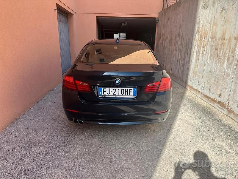 Usata BMW 520 184 CV (135 kW) 2011 Blu Berlina