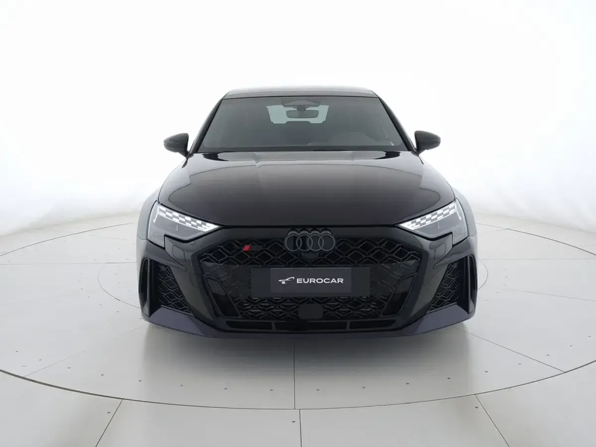 Nuova Audi RS3 Premium 400 CV (294 kW) 2026 Exclusive  viola veneziano Berlina