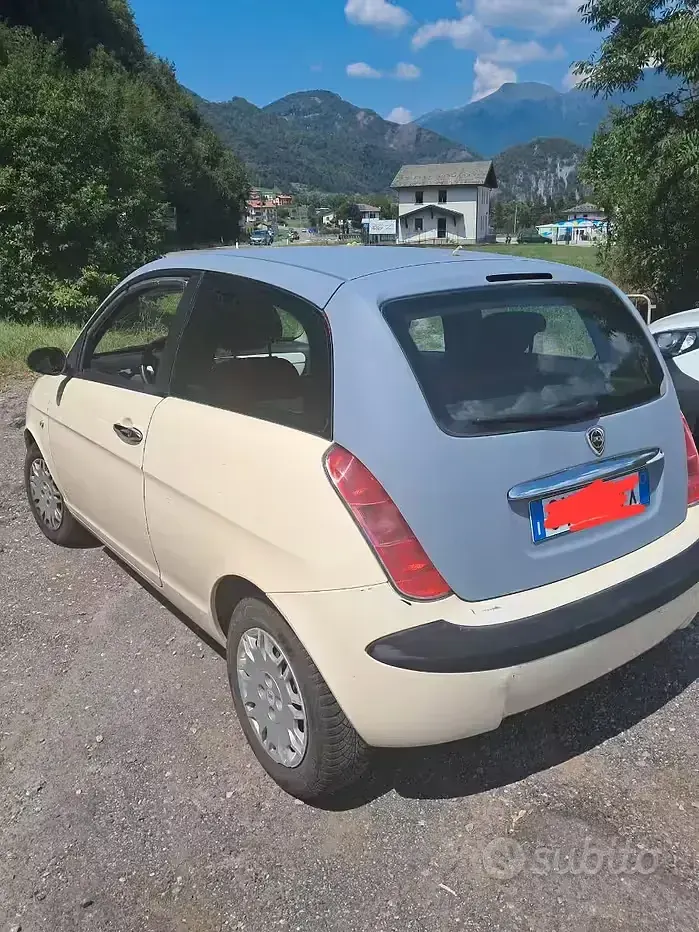 Usata Lancia Ypsilon 60 CV (44 kW) 2007 Giallo Utilitaria