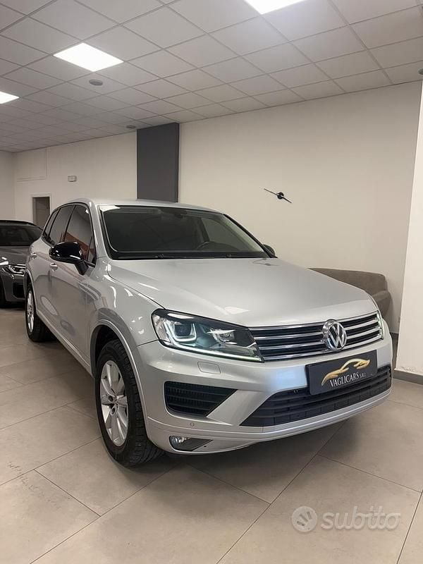 Argento Usata 2016 VW Touareg Executive SUV | 19.400 € (Buon prezzo) - Immagine 1/4