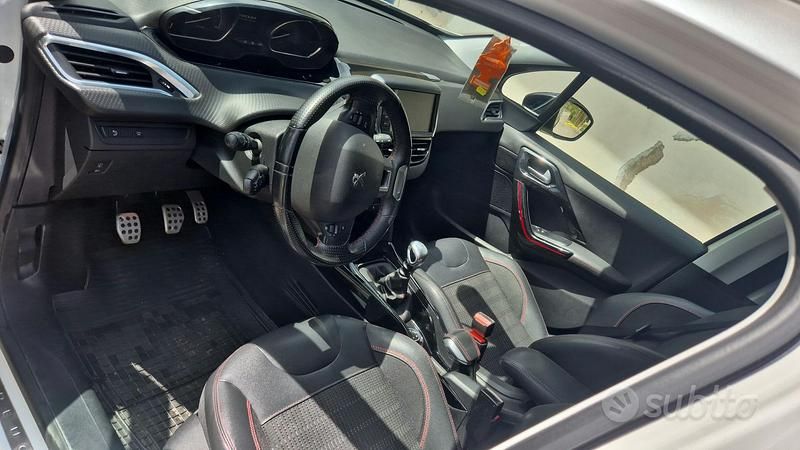 Usata Peugeot 2008 GT-line 102 CV (75 kW) 2018 Bianco SUV