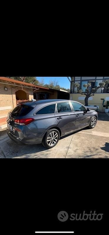 Usata Hyundai i30 GO! 110 CV (80 kW) 2019 Grigio Station wagon