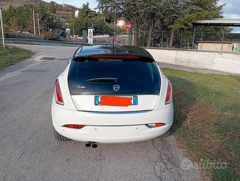 Begagnad Lancia Delta 120 HK (88 kW) 2014 Halvkombi