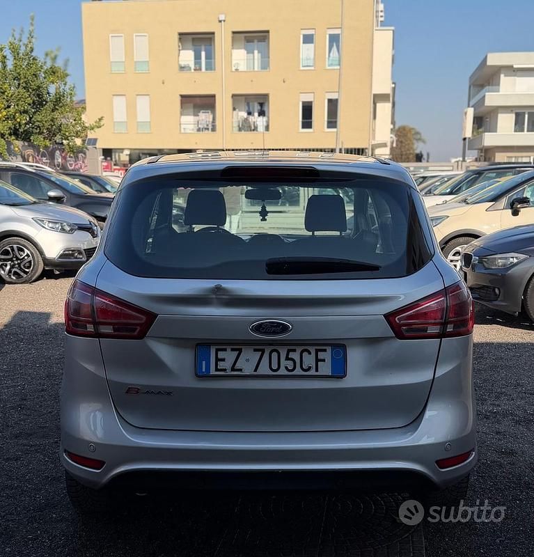 Usata Ford B-MAX Titanium 95 CV (69 kW) 2016 Grigio Monovolume