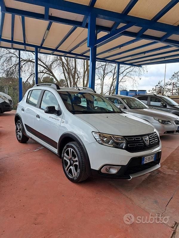 Usata Dacia Sandero Comfort 101 CV (74 kW) 2021 Bianco Monovolume