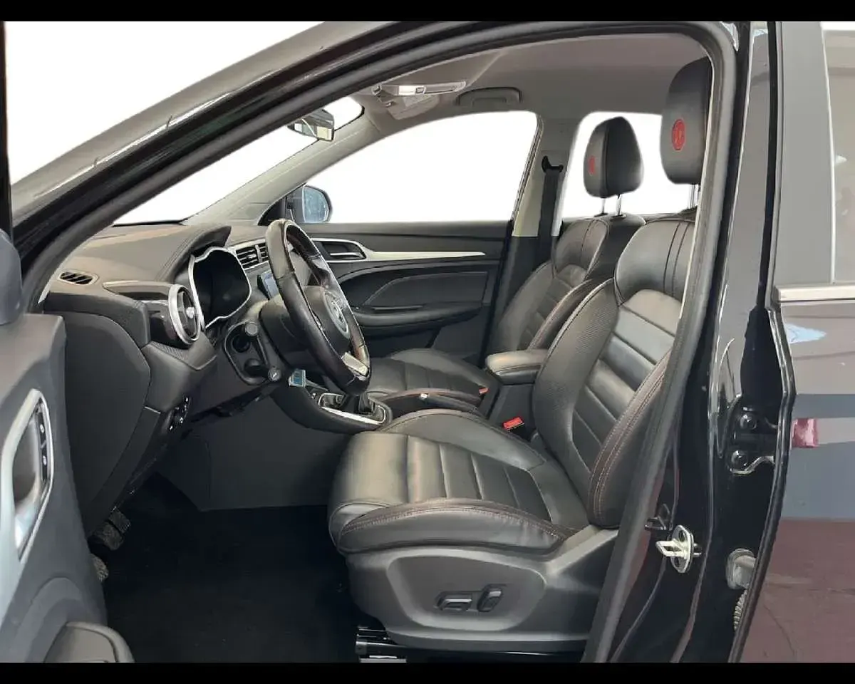 Usata MG ZS Luxury 106 CV (77 kW) 2023 Nero SUV