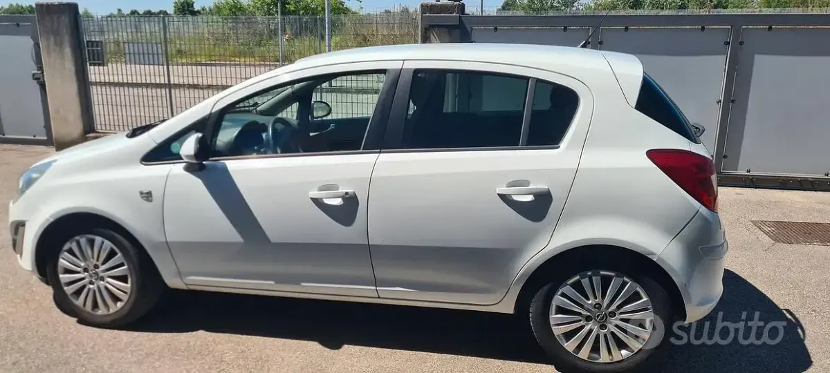 Usata Opel Corsa 85 CV (62 kW) 2011 Bianco Utilitaria