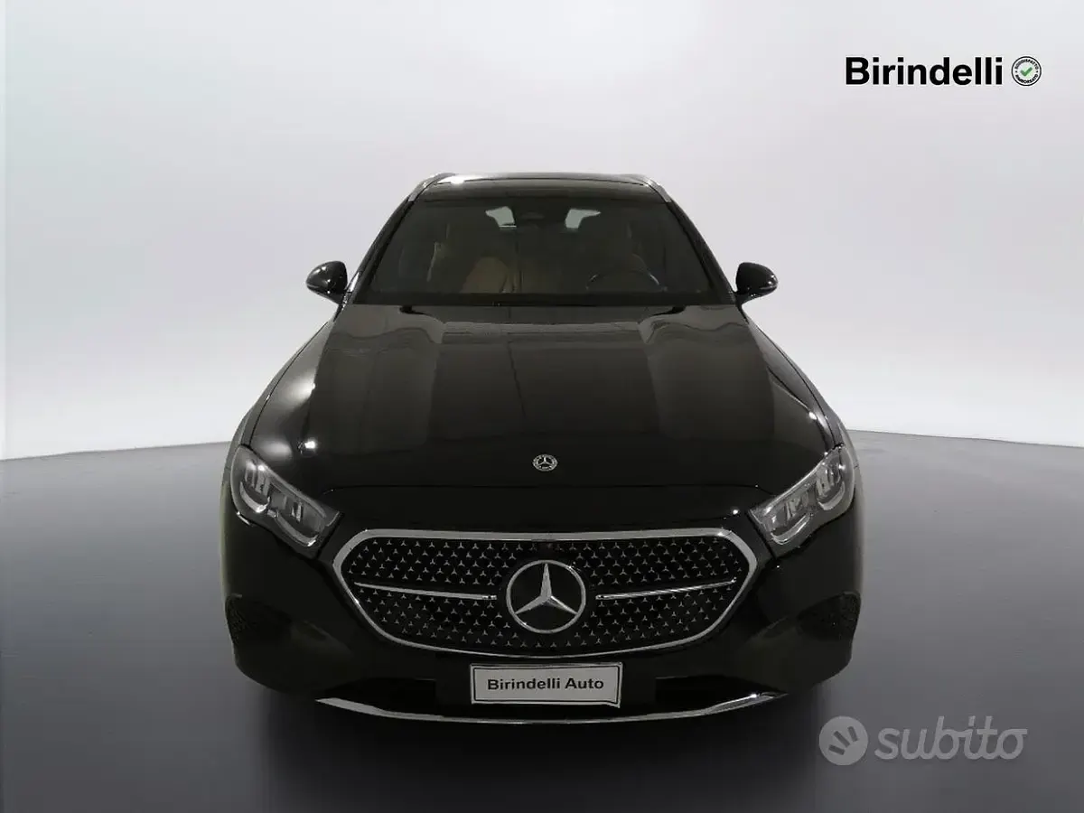 Usata Mercedes E220 Advanced 197 CV (144 kW) 2024 Nero Station wagon