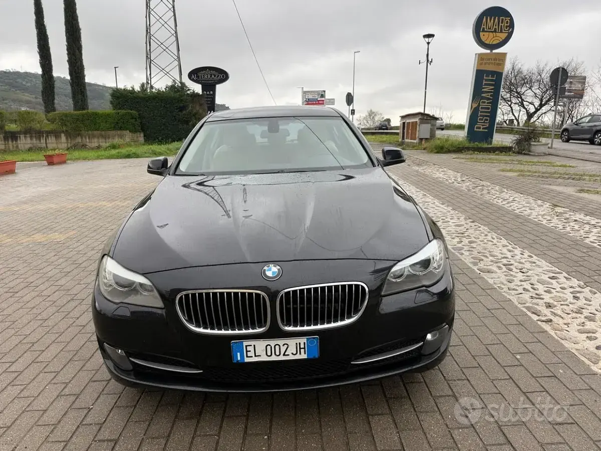 Usata BMW 520 Sport Line 184 CV (135 kW) 2012 Nero Berlina