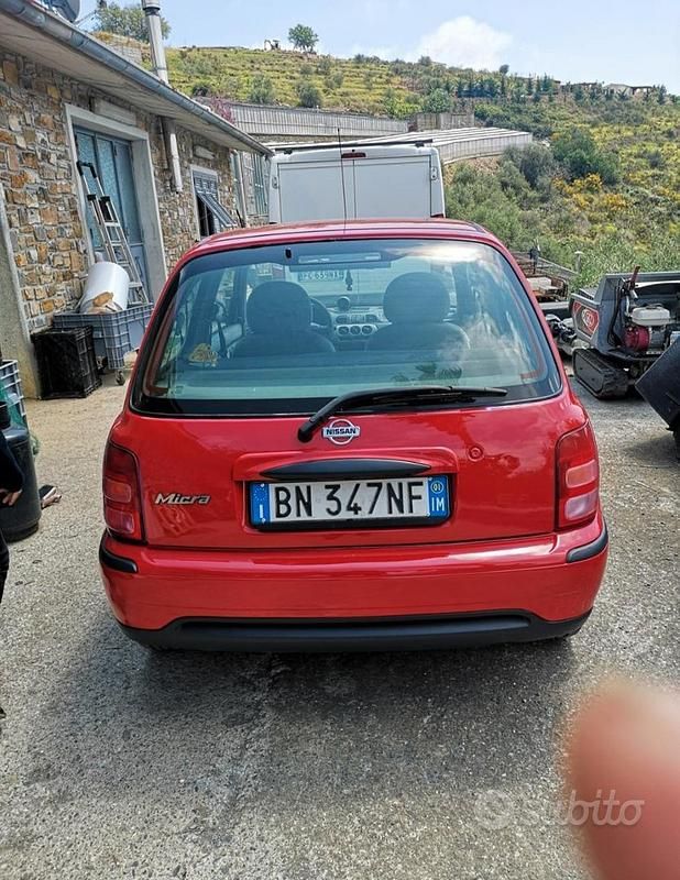 Usata Nissan Micra 60 CV (44 kW) 2001 Rosso Utilitaria