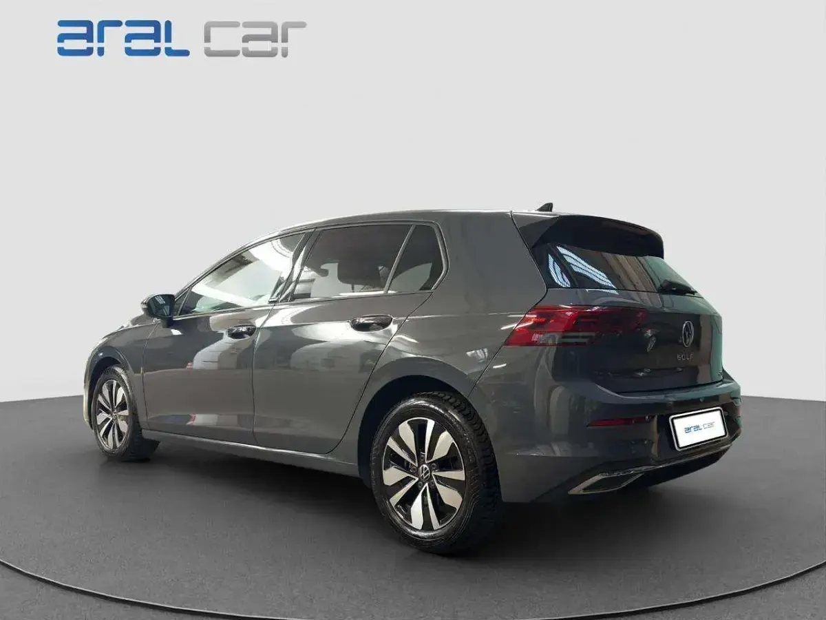 Usata VW Golf VIII Move 150 CV (110 kW) 2023 Grigio scuro Berlina