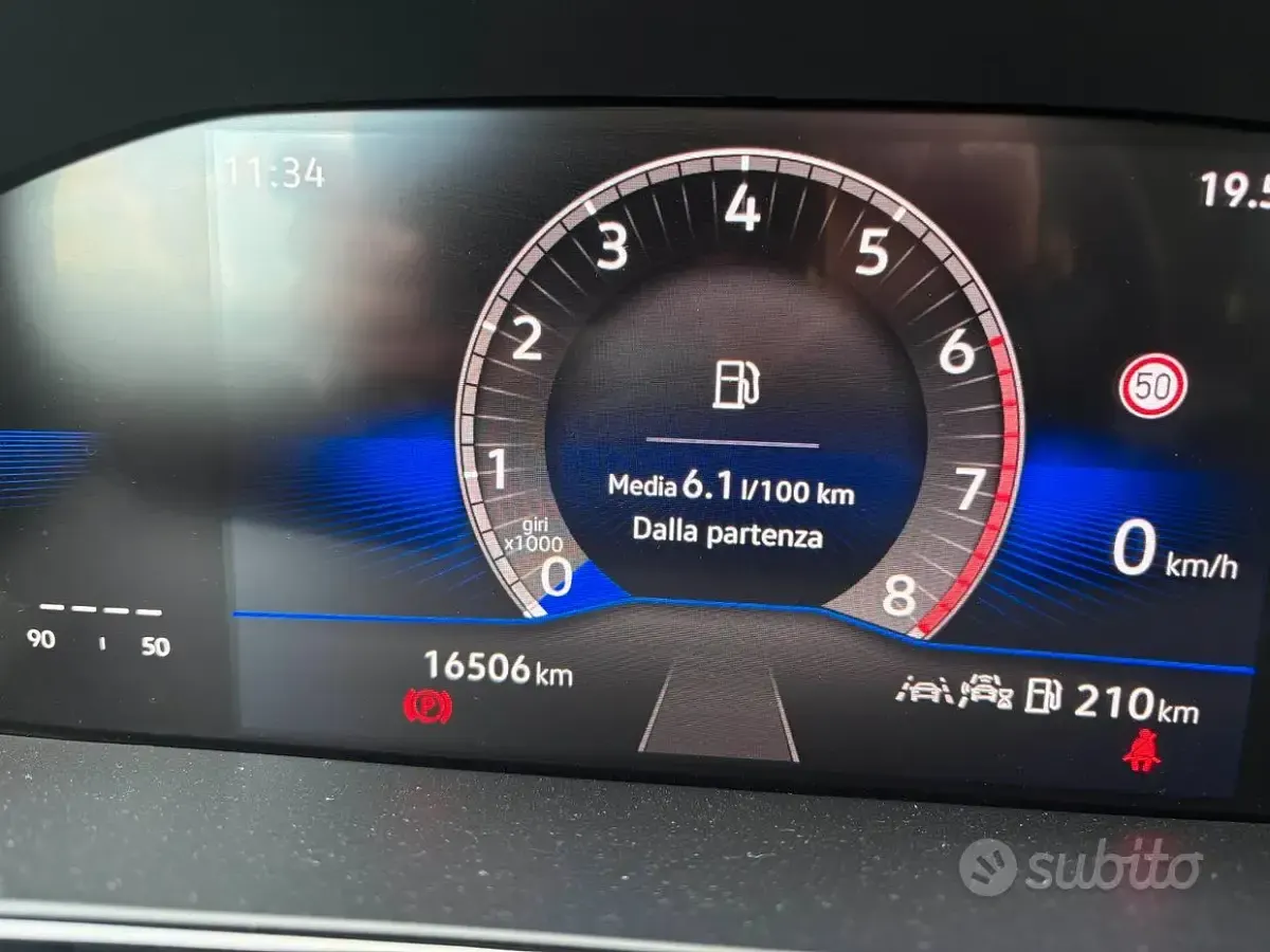 Usata VW T-Roc Edition 116 CV (85 kW) 2025 Grigio SUV