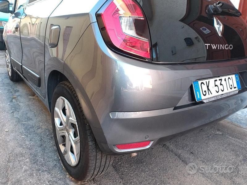 Usata Renault Twingo SE 65 CV (47 kW) 2022 Grigio Utilitaria