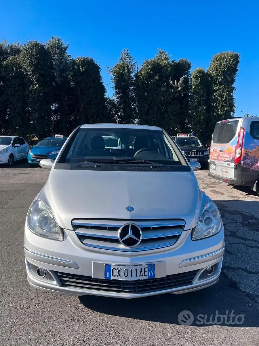 Usata Mercedes B200 140 CV (102 kW) 2005 Nero Monovolume