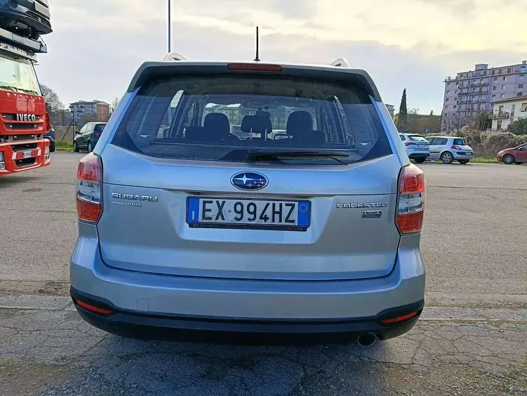 Usata Subaru Forester 147 CV (108 kW) 2014 Grigio SUV