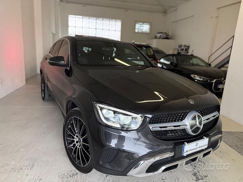 Usata Mercedes GLC300 Premium 245 CV (180 kW) 2020 Nero Coupé