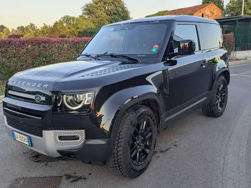 Usata Land Rover Defender SE Dynamic 200 CV (147 kW) 2022 Nero SUV