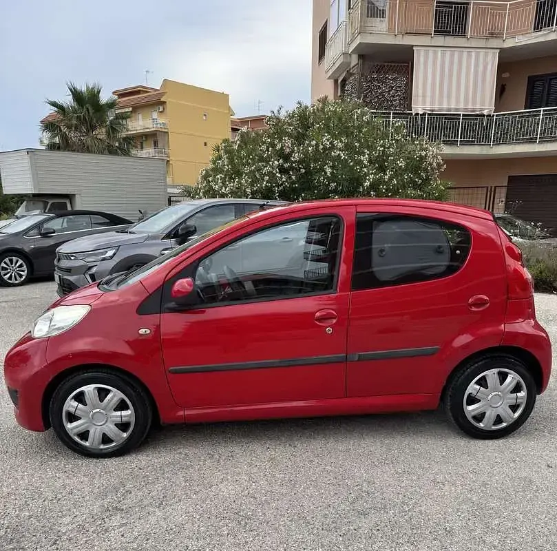 Usata Peugeot 107 68 CV (50 kW) 2009 Utilitaria