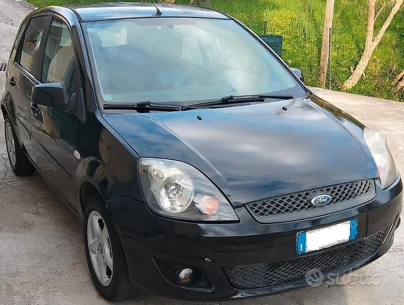 Usata Ford Fiesta 2007 Nero Utilitaria