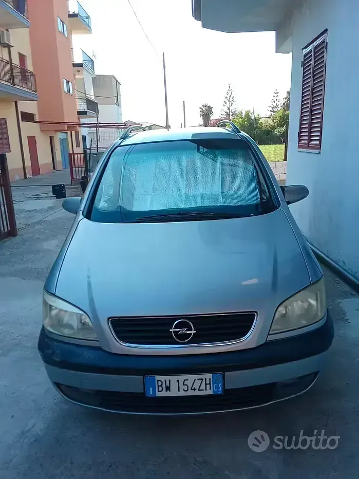 Usata Opel Zafira 101 CV (74 kW) 2001 Grigio Monovolume