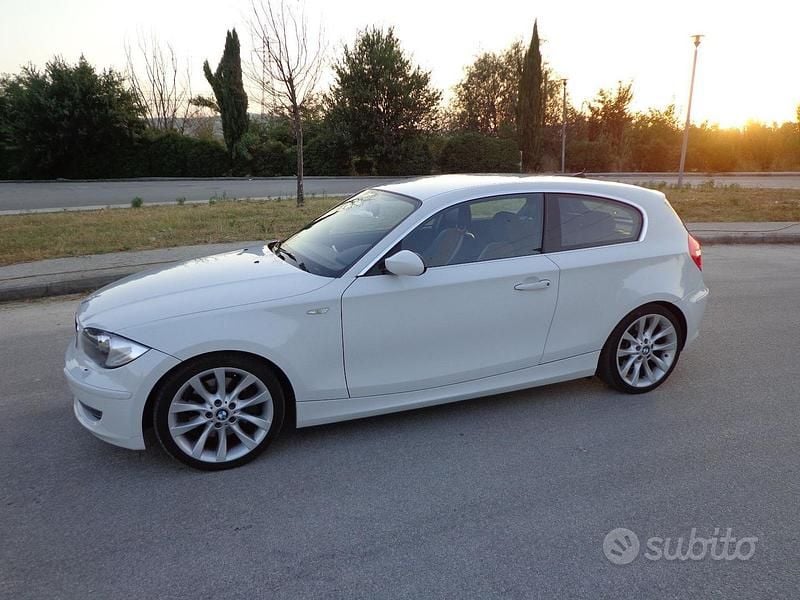 Usata 2008 BMW 123 Sport Line Utilitaria | 6400 € (Buon prezzo) - Immagine 1/4