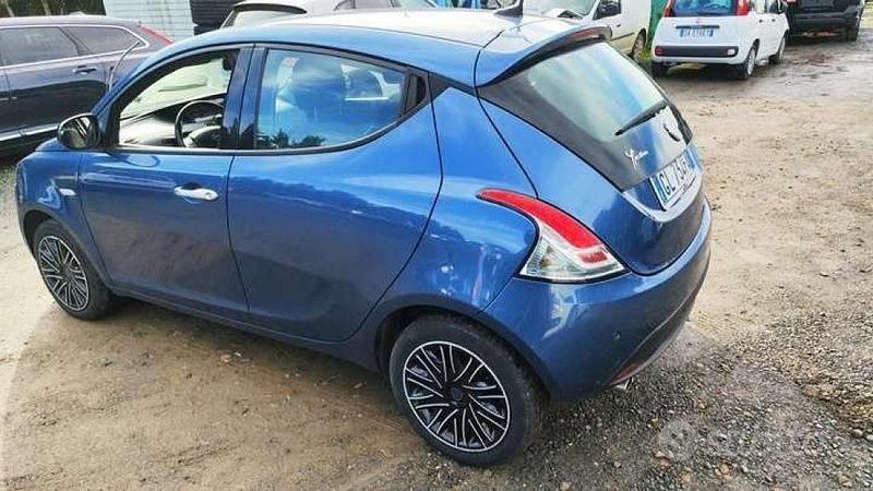 Usata Lancia Ypsilon Gold 69 CV (50 kW) 2022 Other Utilitaria