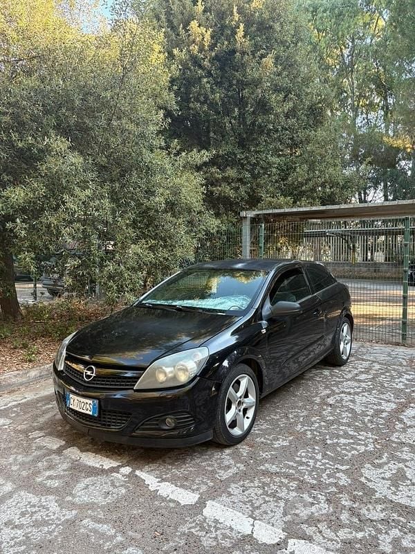 Usata Opel Astra GTC 150 CV (110 kW) 2005 Coupé