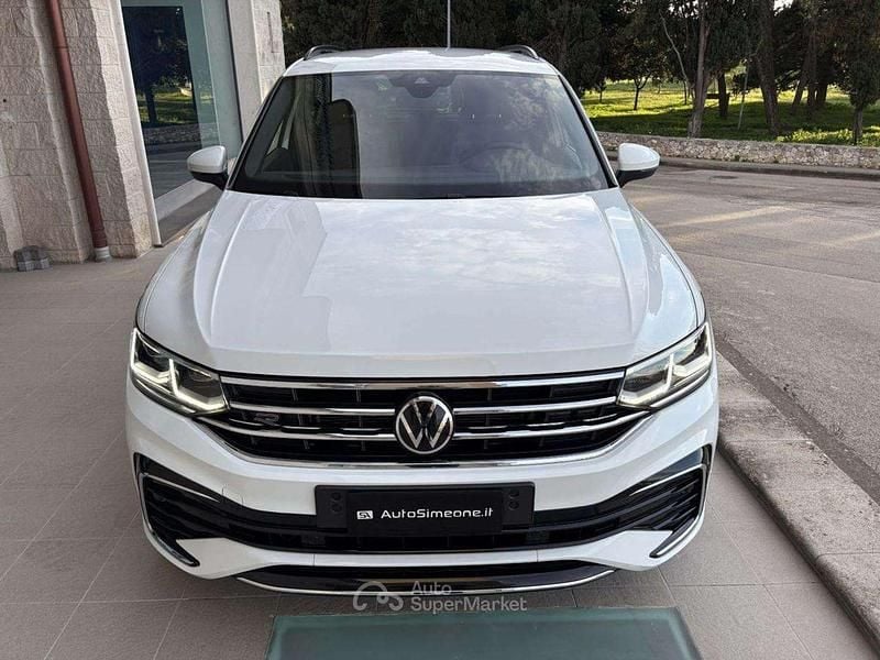 Usata VW Tiguan R-line 150 CV (110 kW) 2023 Bianco SUV