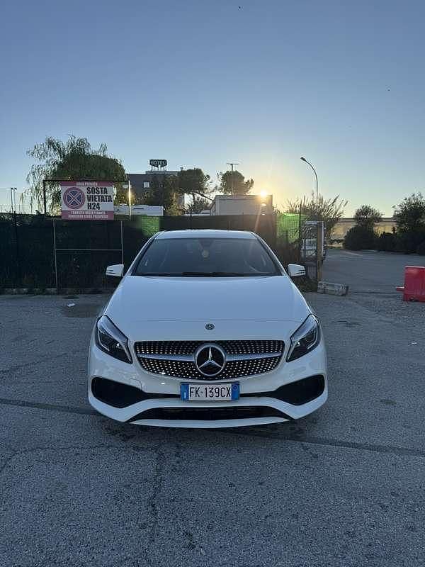 Usata Mercedes A180 Premium 109 CV (80 kW) 2017 Berlina