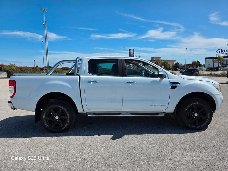 Usata Ford Ranger Limited 149 CV (109 kW) 2015 Bianco Pick-up