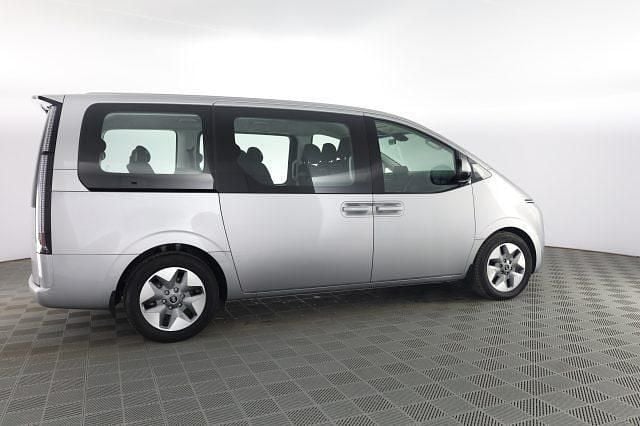 Usata Hyundai Staria 177 CV (130 kW) 2023 Shimmering silver Monovolume