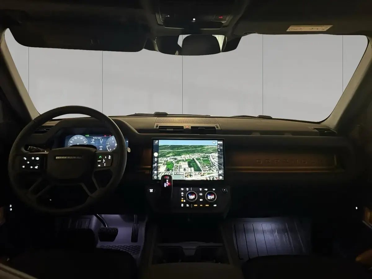 Nuova Land Rover Defender SE Dynamic 200 CV (147 kW) 2026 Carpathian grey SUV