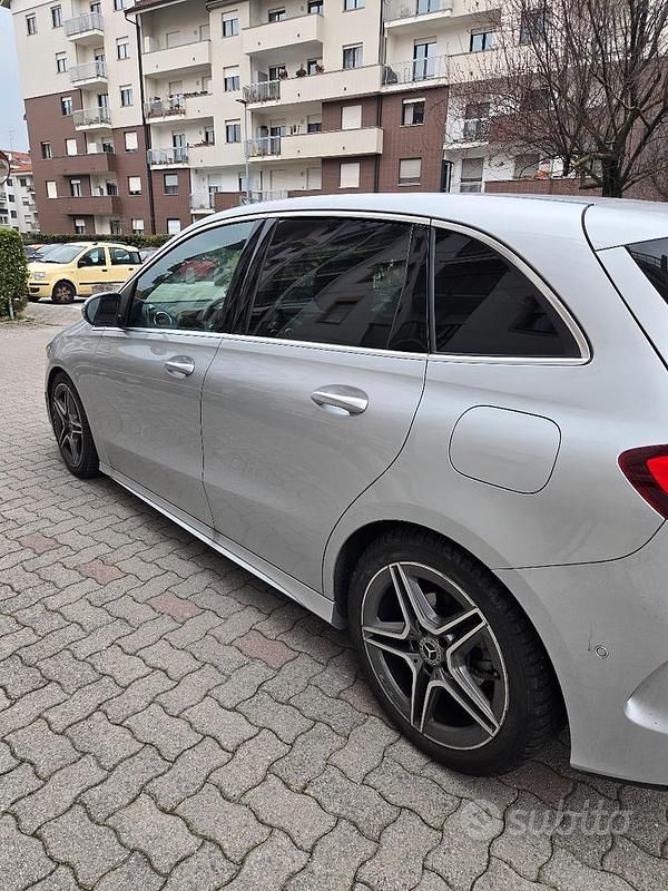 Usata Mercedes B180 AMG 116 CV (85 kW) 2019 Grigio Utilitaria
